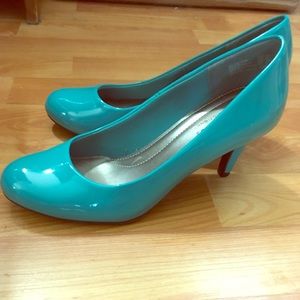 Comfort plus turquoise pumps heels NWT
